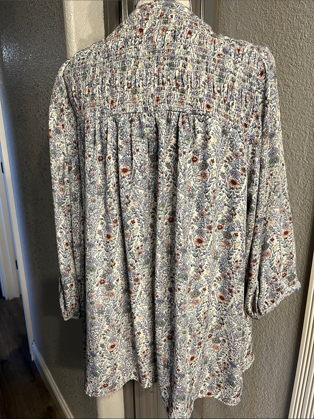 Rose & Olive Floral Button-Front Blouse in Blue, White & Brown - Picture 3 of 7